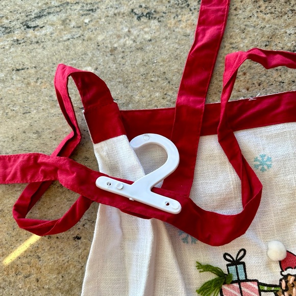 NWTs “Dachshund Through the Snow” cotton Christmas apron. - Picture 12 of 13
